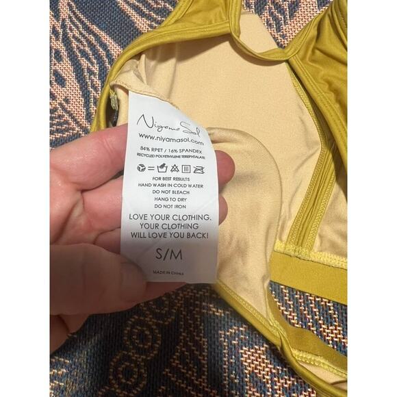 EUC Niyama Sol Eclipse Chartruse bra mustard yellow sports bra activewear - Picture 3 of 4